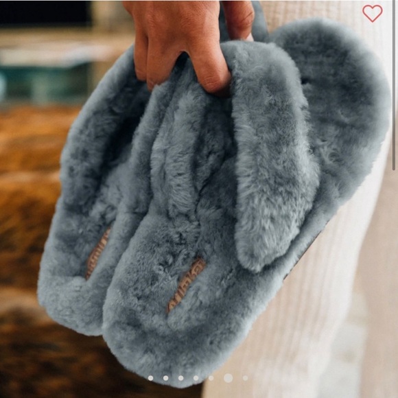 OluKai Kipe’a Heu Genuine Shearling Slide Sandal - Picture 3 of 10